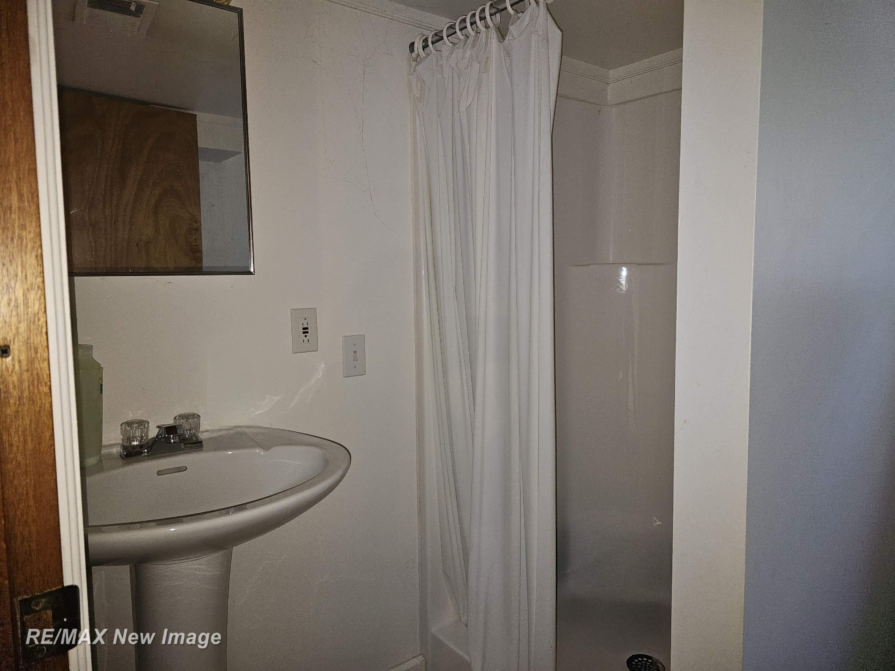 5307 Beecher Road Flint, MI 48532 - Photo 32 of 45
