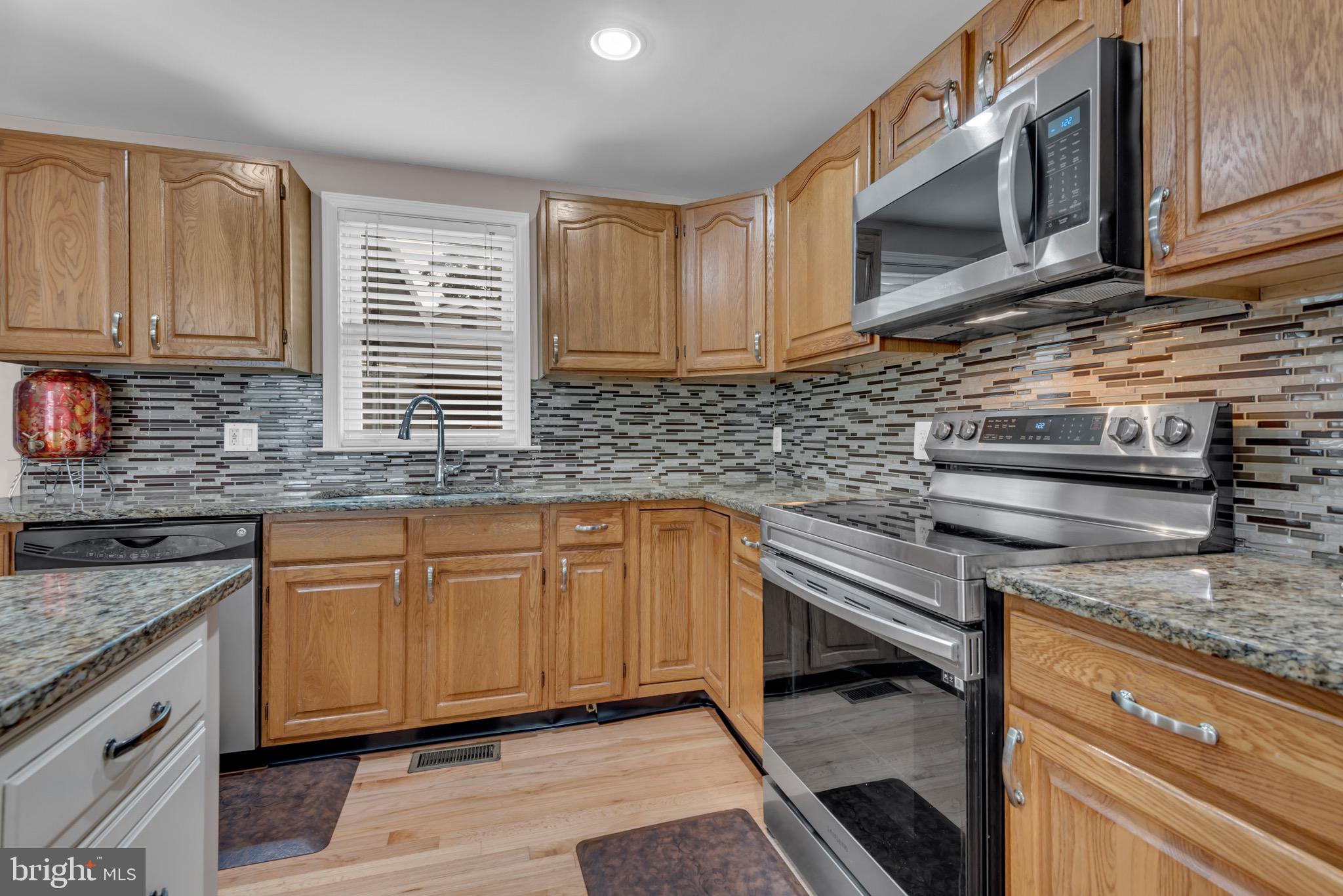 9301 North Laurel Road Laurel, MD 20723 - Photo 7 of 41 Stainless Steel Appliances
