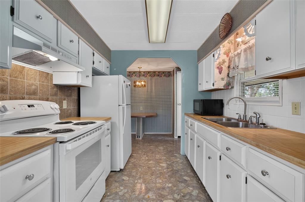 1674 Northeast 162nd Street Citra, FL 32113 - Photo 12 of 27