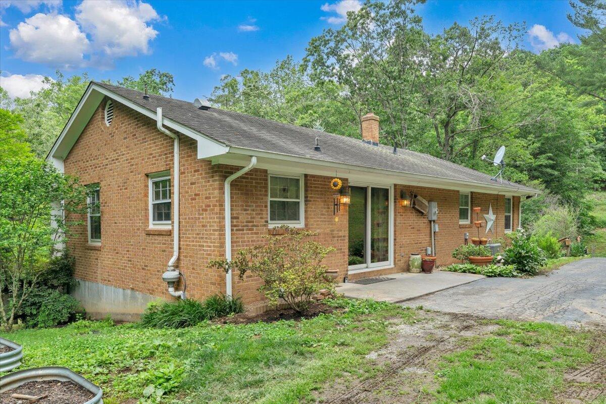811 Arcadia Road Buchanan, VA 24066 - Photo 31 of 43 31-MIB08814