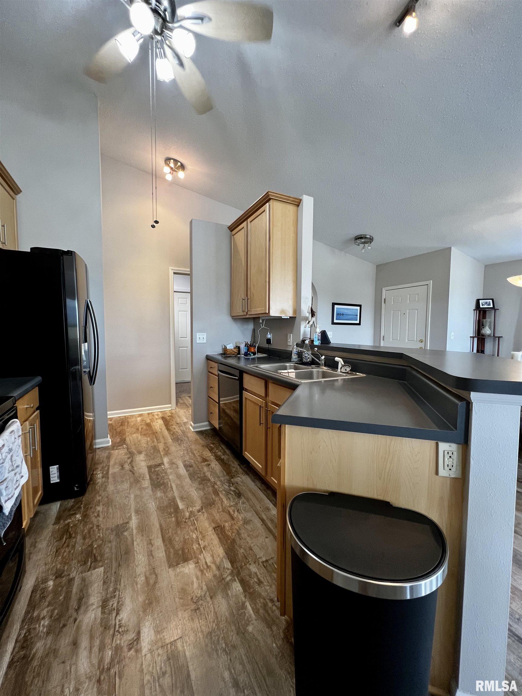1056 Willow Road Macomb, IL 61455 - Photo 11 of 21 Gallery Image 11