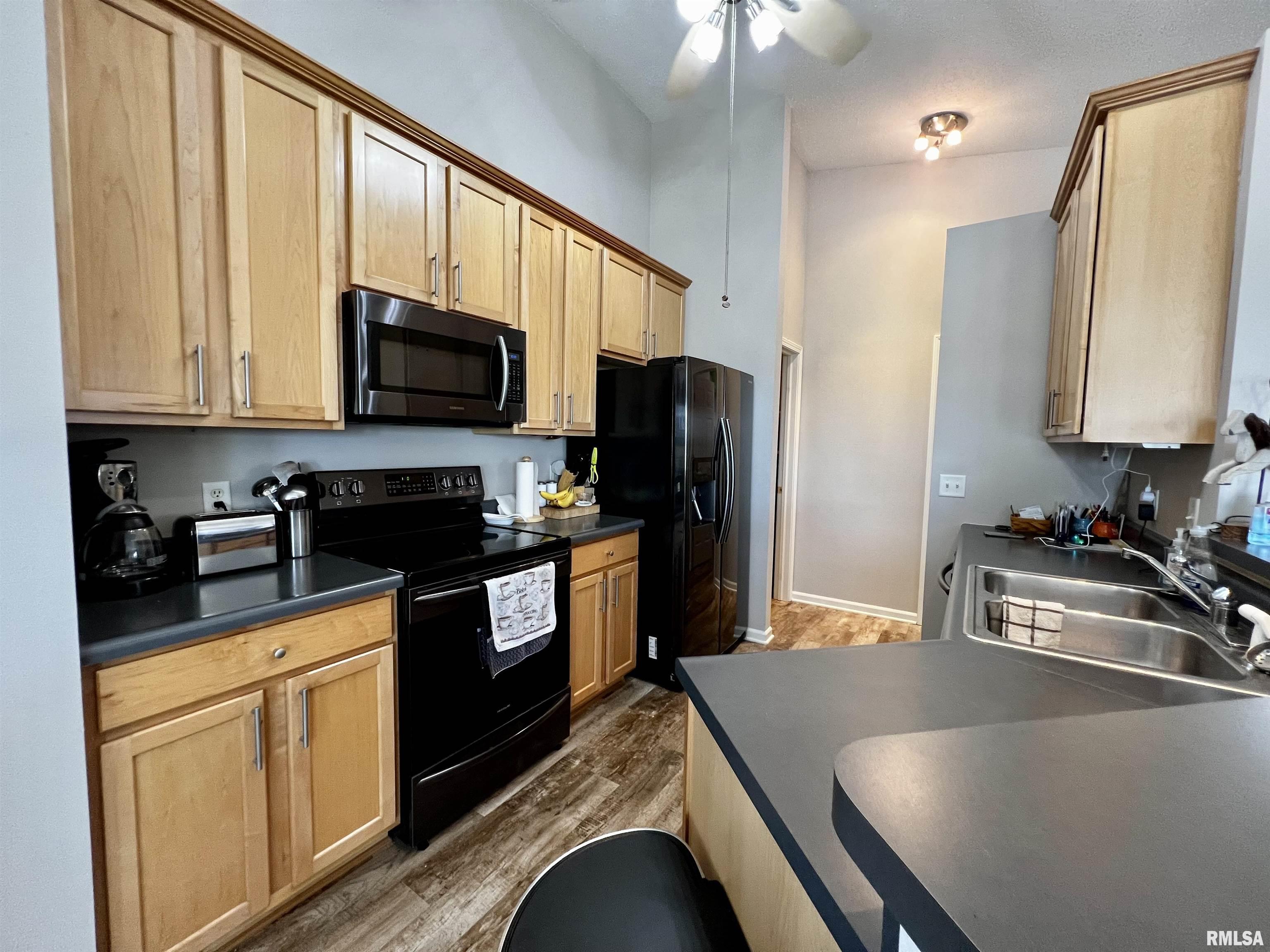 1056 Willow Road Macomb, IL 61455 - Photo 10 of 21 Gallery Image 10