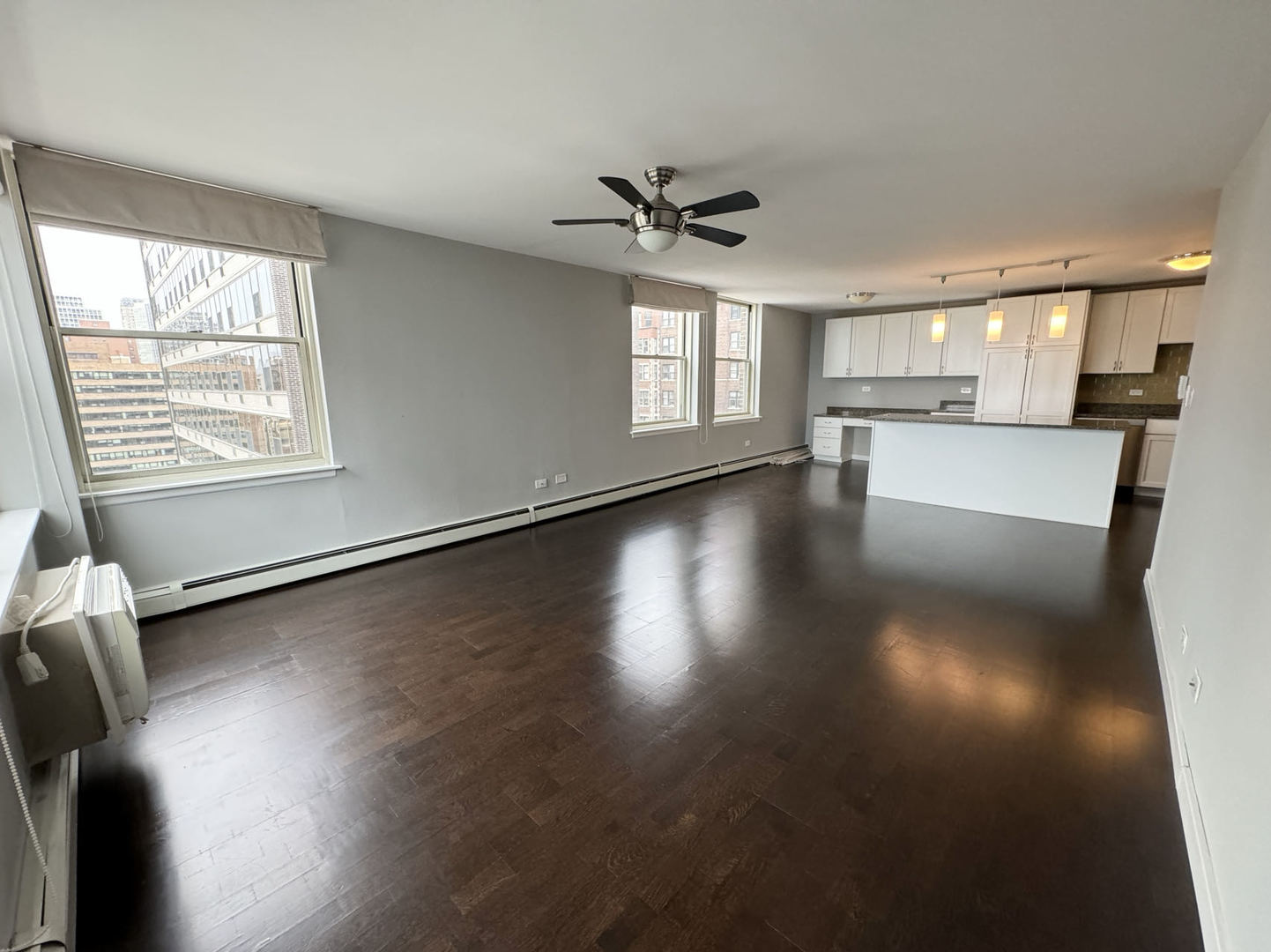 3033 North Sheridan Road, Unit 1505 Chicago, IL 60657 - Photo 3 of 12
