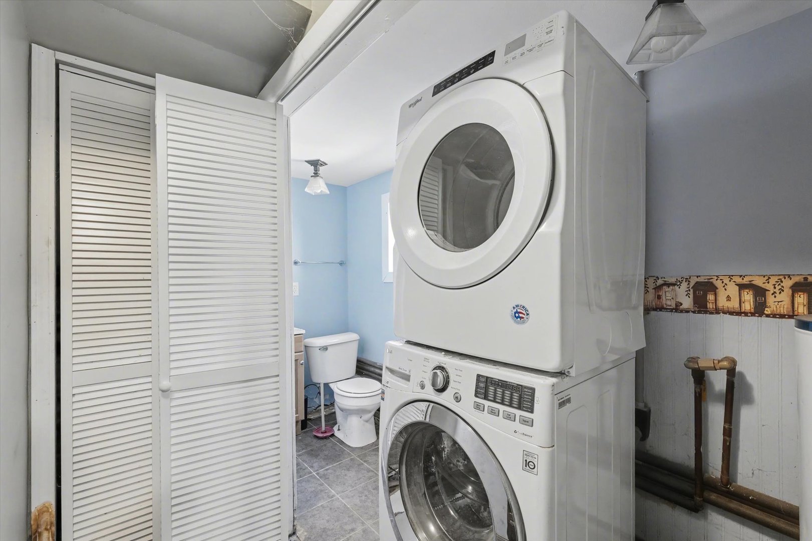 110 Highway 54 Roberts, IL 60962 - Photo 20 of 31 a utility room with dryer and washer