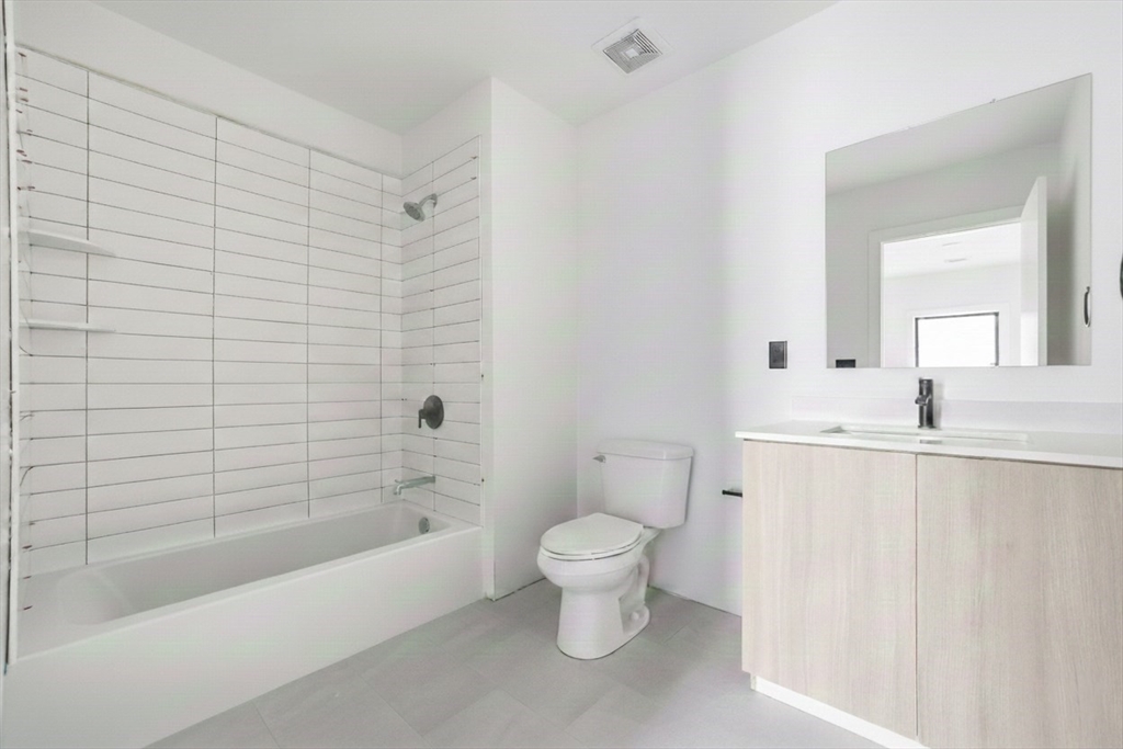 1035 Commonwealth Avenue, Unit 201 Boston, MA 02215 - Photo 5 of 9