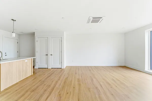 $4,375 | 1035 Commonwealth Avenue, Unit 201, Boston, MA 02215