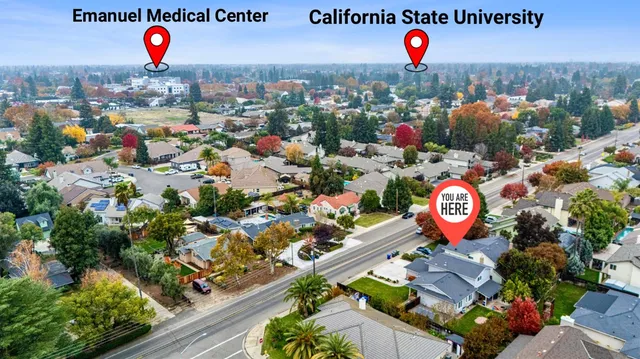 a view of entryway with a front door