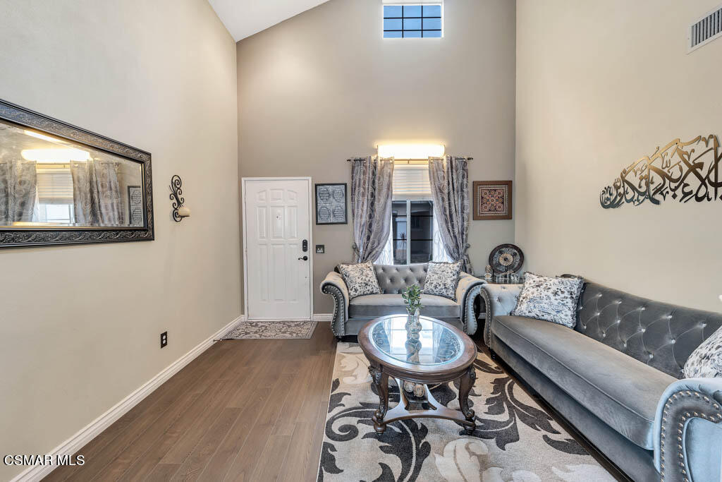 272 Springmist Lane Simi Valley, CA 93065 - Photo 15 of 47 272 Springmist Ln - HsHProd 20