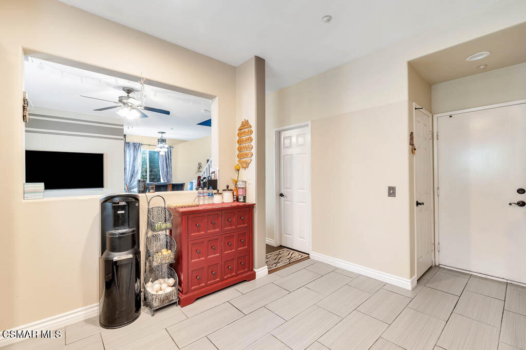 272 Springmist Lane Simi Valley, CA 93065 - Photo 9 of 47 272 Springmist Ln - HsHProd 29