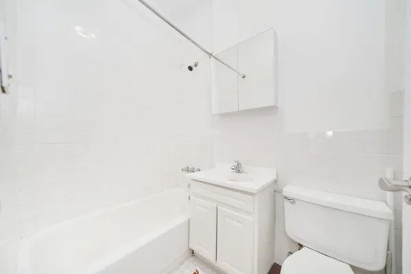 $2,800 | 331 West 43rd Street, Unit 5B | Hell's Kitchen