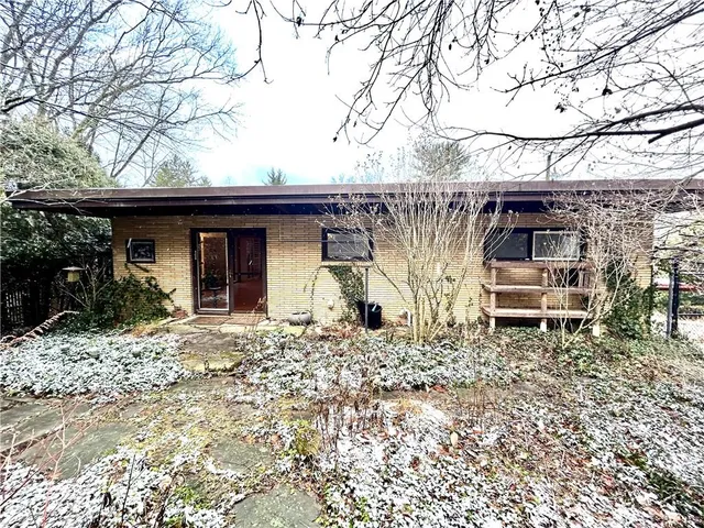 $295,900 | 107 Rockwell Drive, Jeannette, PA 15644