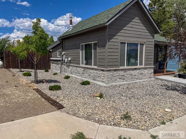 $187,000 | 800 Main Street, Challis, ID 83226