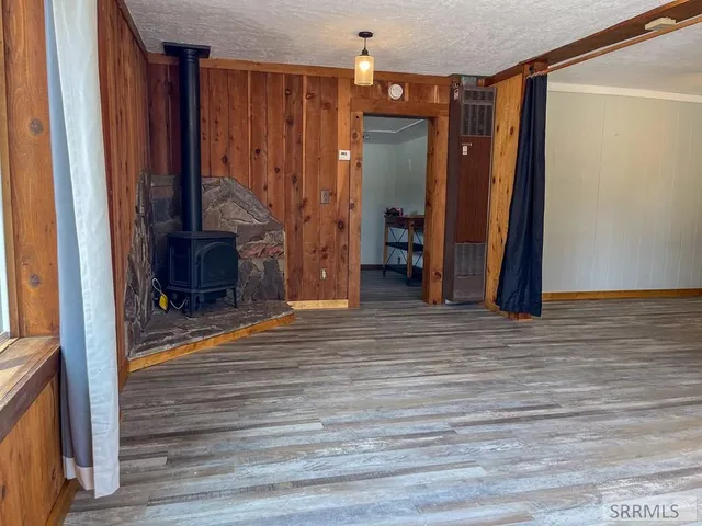 $187,000 | 800 Main Street, Challis, ID 83226