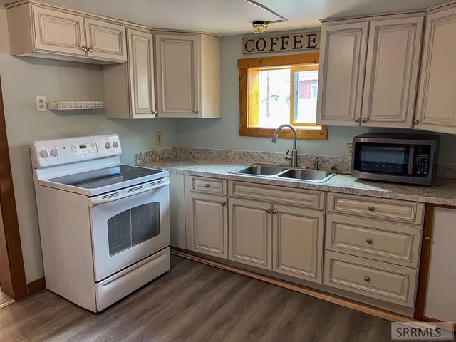 $187,000 | 800 Main Street, Challis, ID 83226