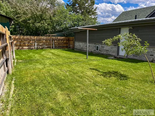 $187,000 | 800 Main Street, Challis, ID 83226