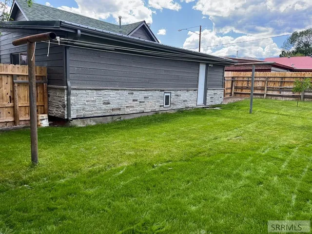 $187,000 | 800 Main Street, Challis, ID 83226