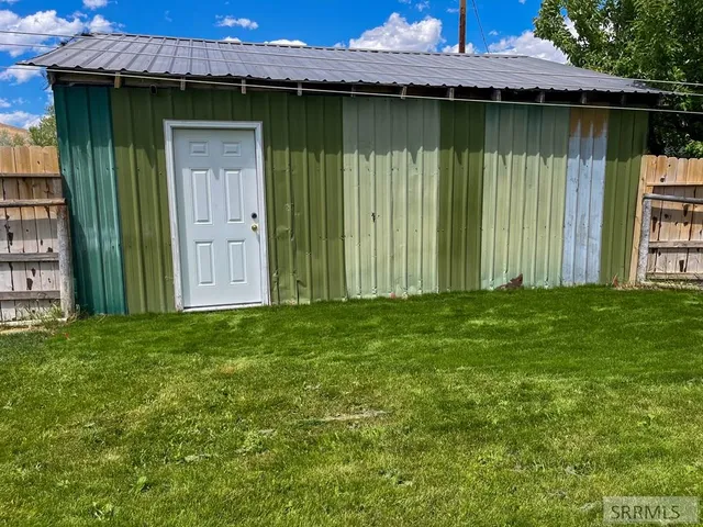 $187,000 | 800 Main Street, Challis, ID 83226