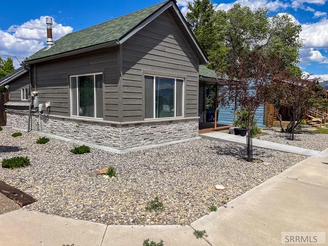 $187,000 | 800 Main Street, Challis, ID 83226