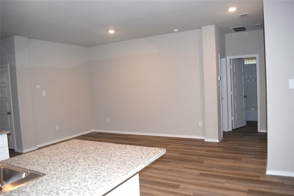 724 Rubicon Road Justin, TX 76247 - Photo 9 of 29 Gallery Image 9