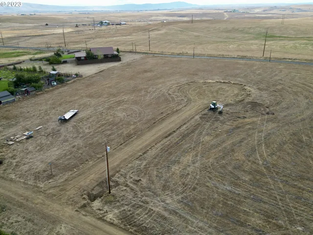 a view of an ocean beach