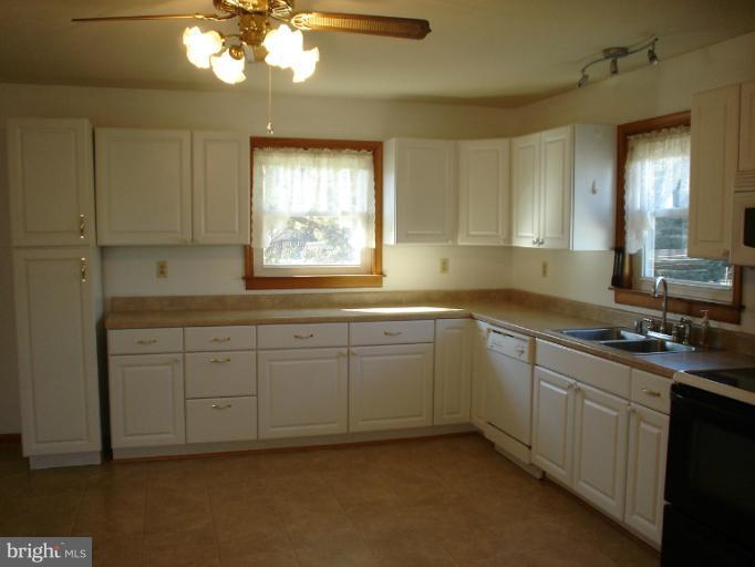 314 Utah Road Stevensville, MD 21666 - Photo 8 of 20 Kitchen