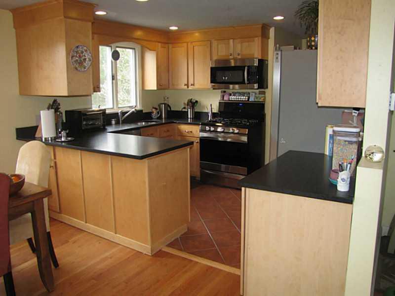 8 Pine Point Road Cape Elizabeth, ME 04107 - Photo 8 of 35 Kitchen.