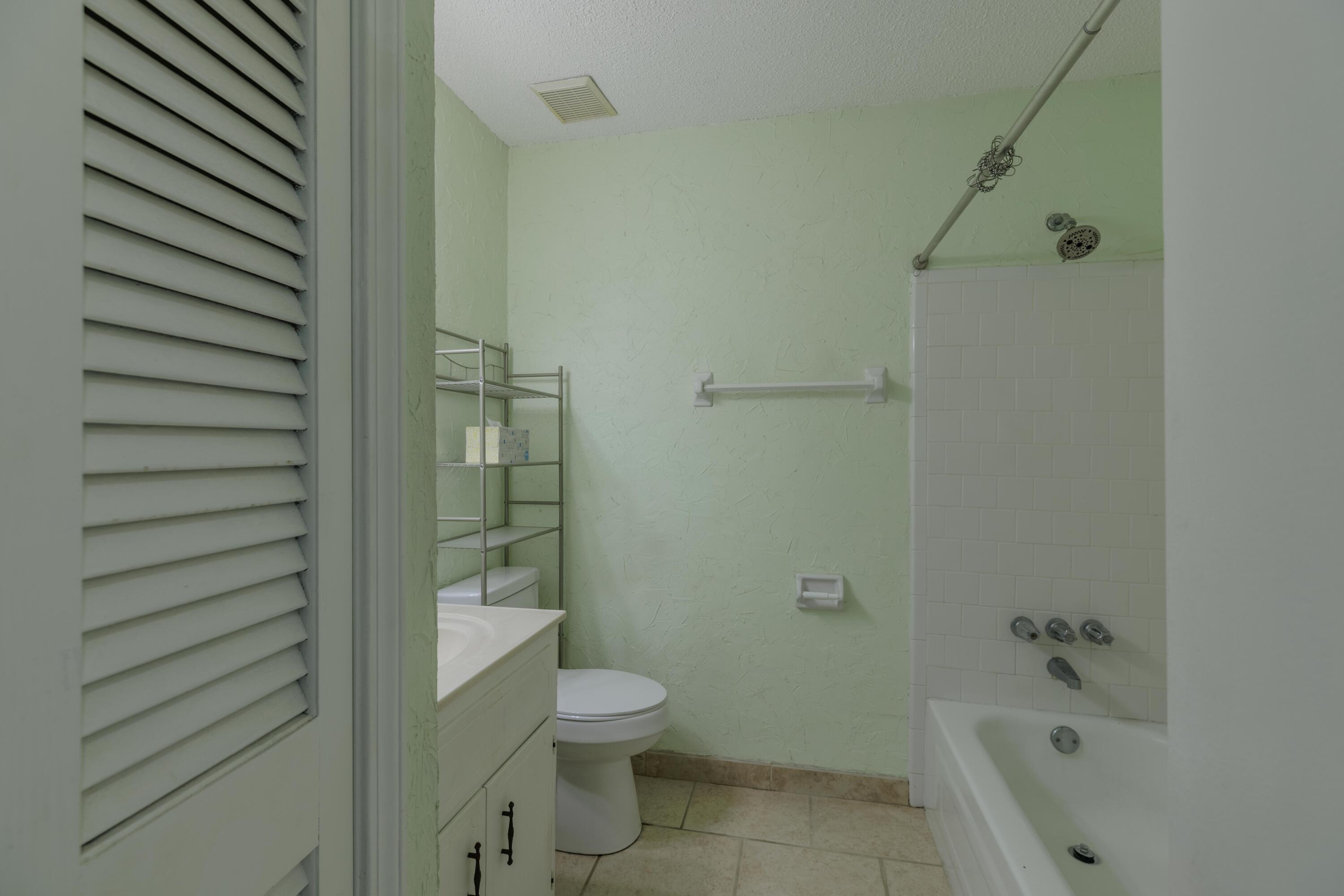 4150 April Road Pensacola, FL 32504 - Photo 14 of 47 4150 April Rd-11