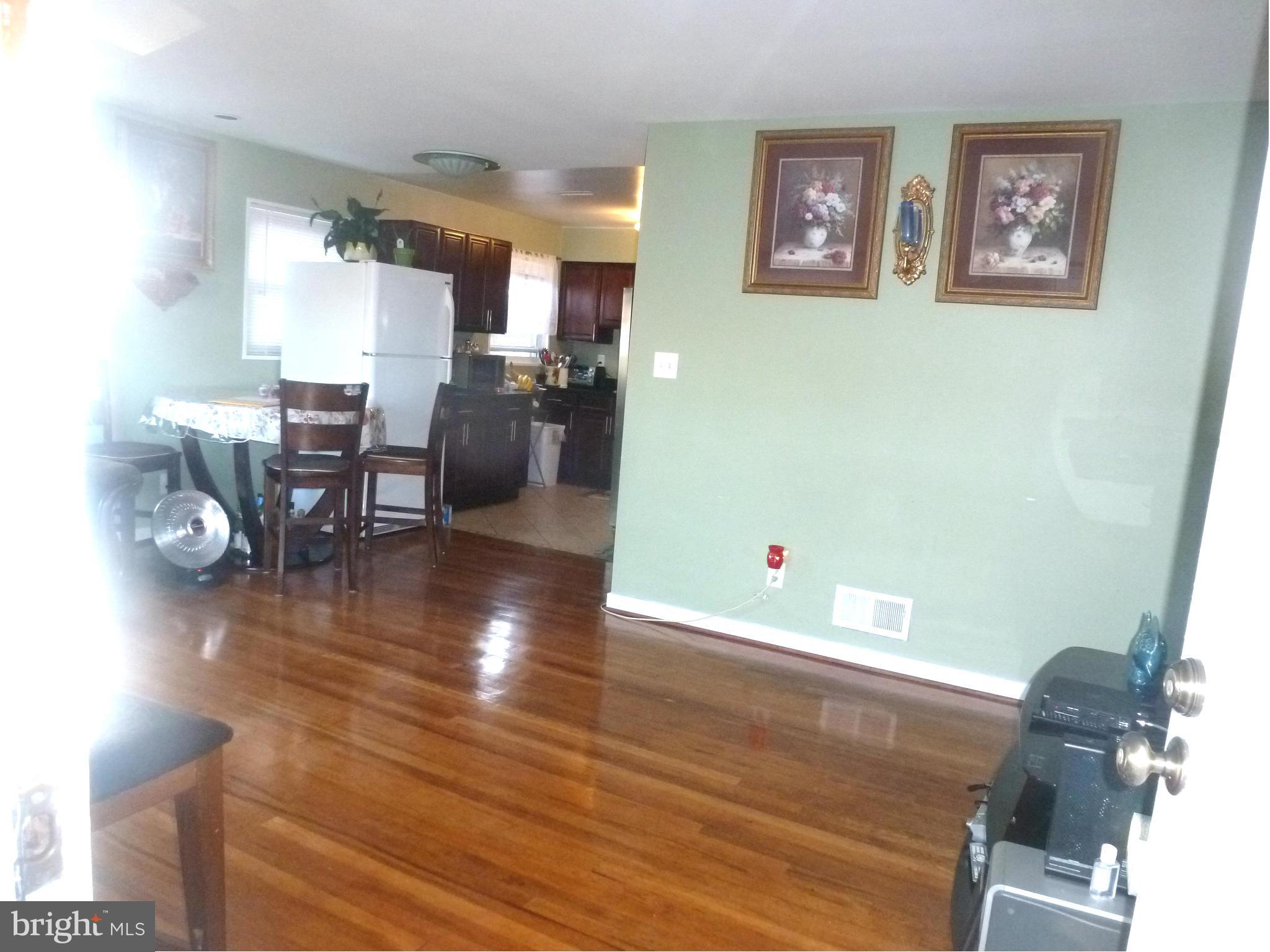 12610 Denley Road Silver Spring, MD 20906 - Photo 5 of 20 Living Room