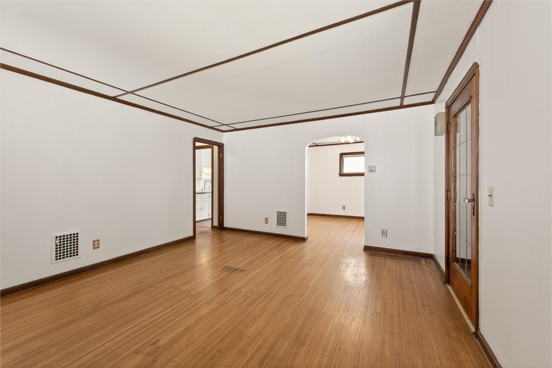 56 Langford Road Rochester, NY 14615 - Photo 7 of 35