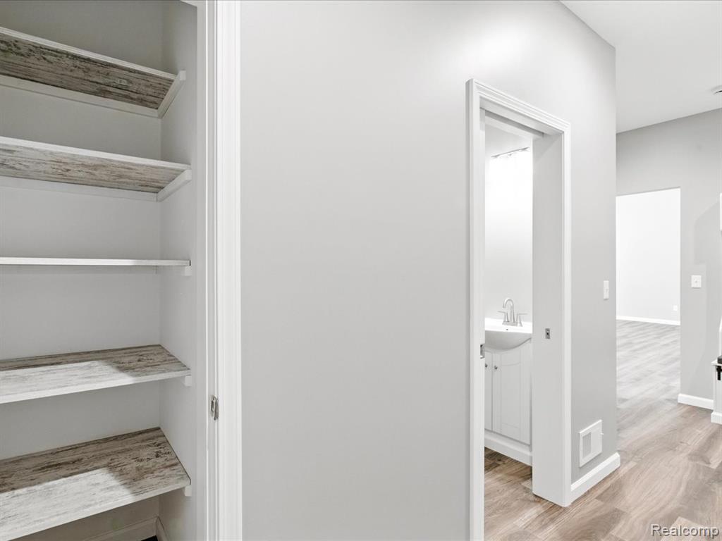 9711 Crawford Road Columbus, MI 48063 - Photo 20 of 36