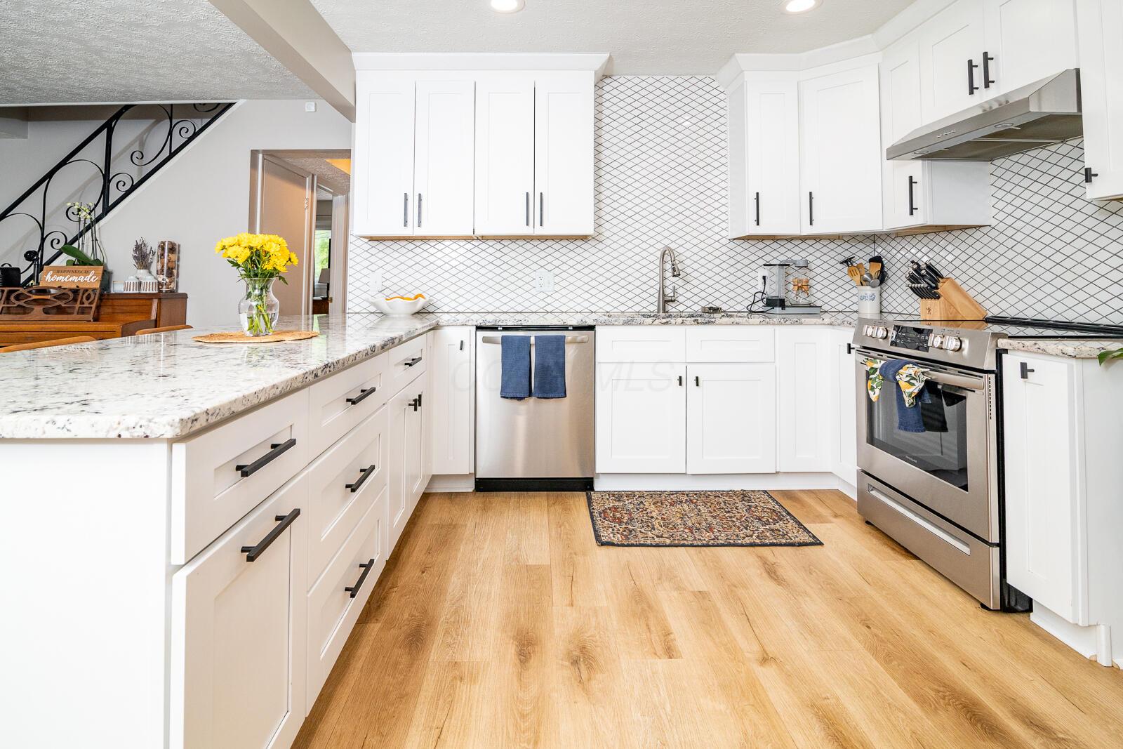 1069 Caniff Road Columbus, OH 43221 - Photo 8 of 57 Updated Kitchen