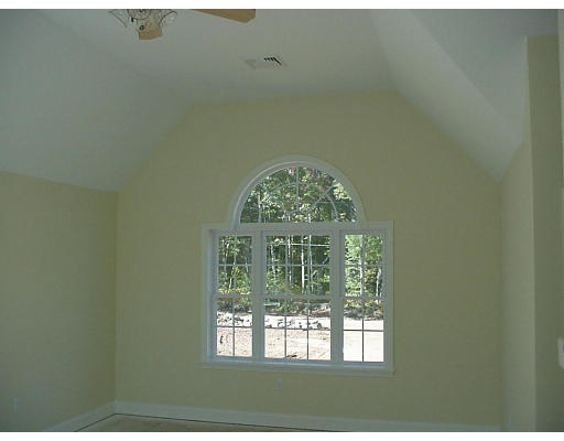 511 Oakham Road Barre, MA 01005 - Photo 7 of 12
