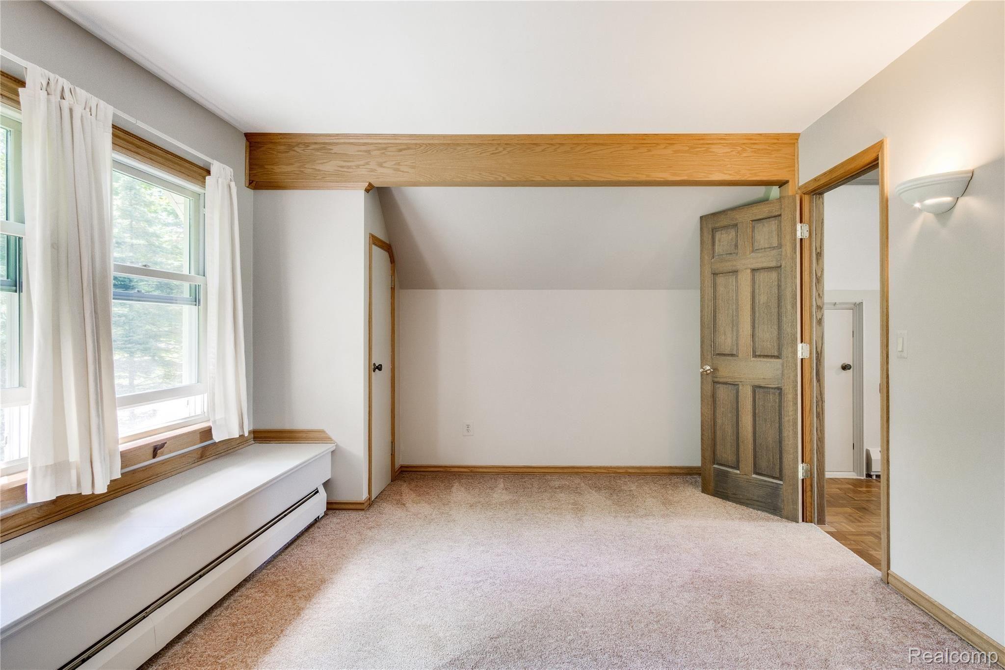 9440 Hartland Road Fenton, MI 48430 - Photo 19 of 46 Interiors (20 of 32).jpg