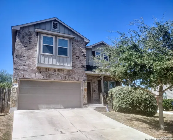 $2,200 | 609 Community Drive, New Braunfels, TX 78132