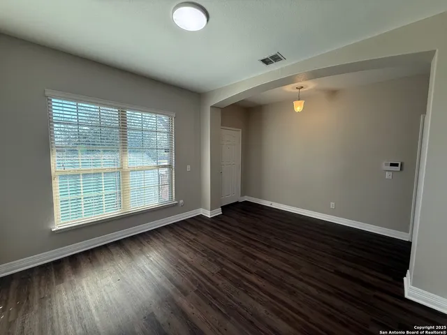 $2,200 | 609 Community Drive, New Braunfels, TX 78132