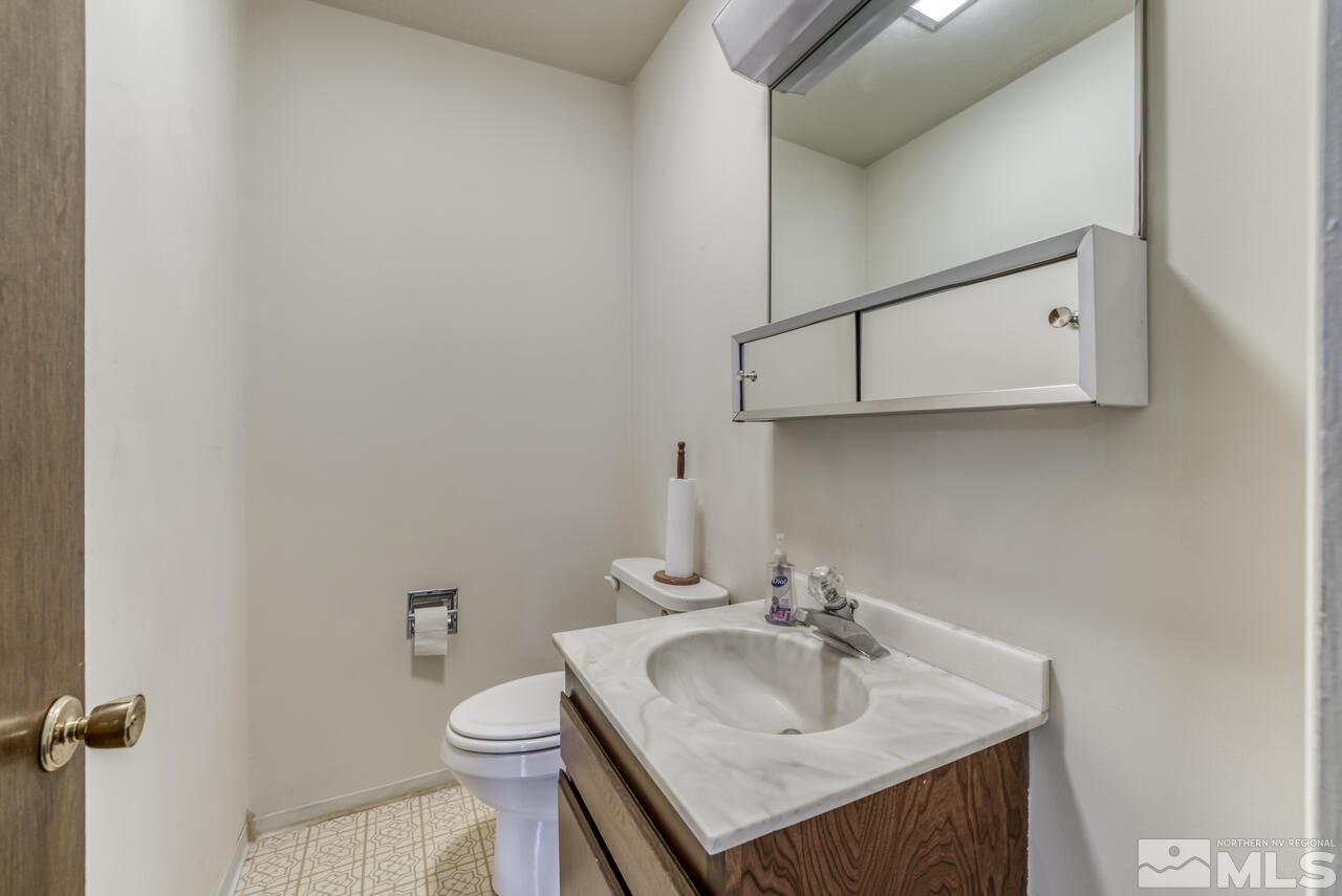 160 Circle Drive Reno, NV 89509 - Photo 21 of 25 a bathroom with a sink and a toilet