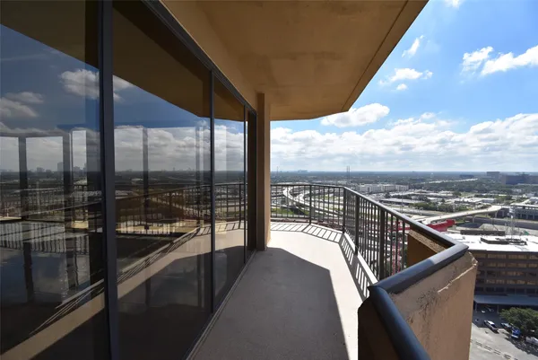 $300,000 | 3350 McCue Road, Unit 2101, Houston, TX 77056