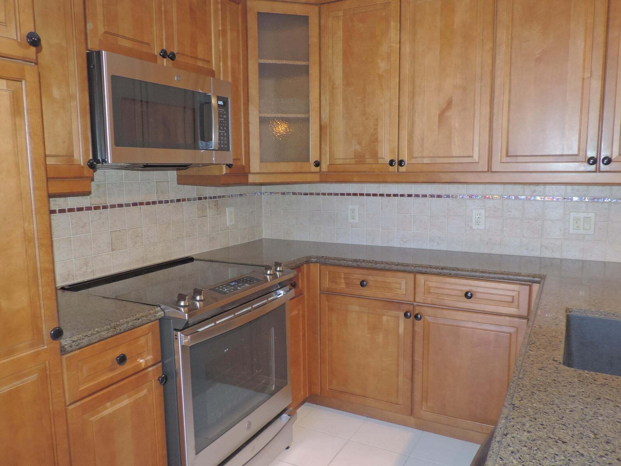 1501 15th Court Jupiter, FL 33477 - Photo 6 of 22 Kitchen