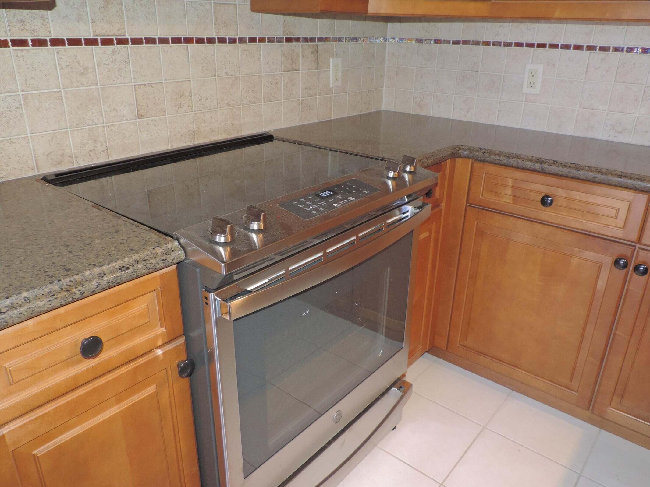 1501 15th Court Jupiter, FL 33477 - Photo 7 of 22 Kitchen