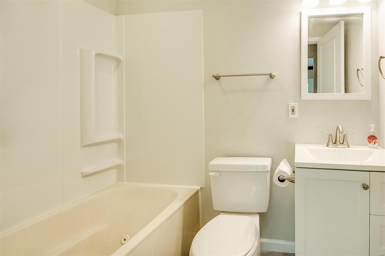 516 Gilmore Lake Road Columbia, IL 62236 - Photo 15 of 35 Gallery Image 15