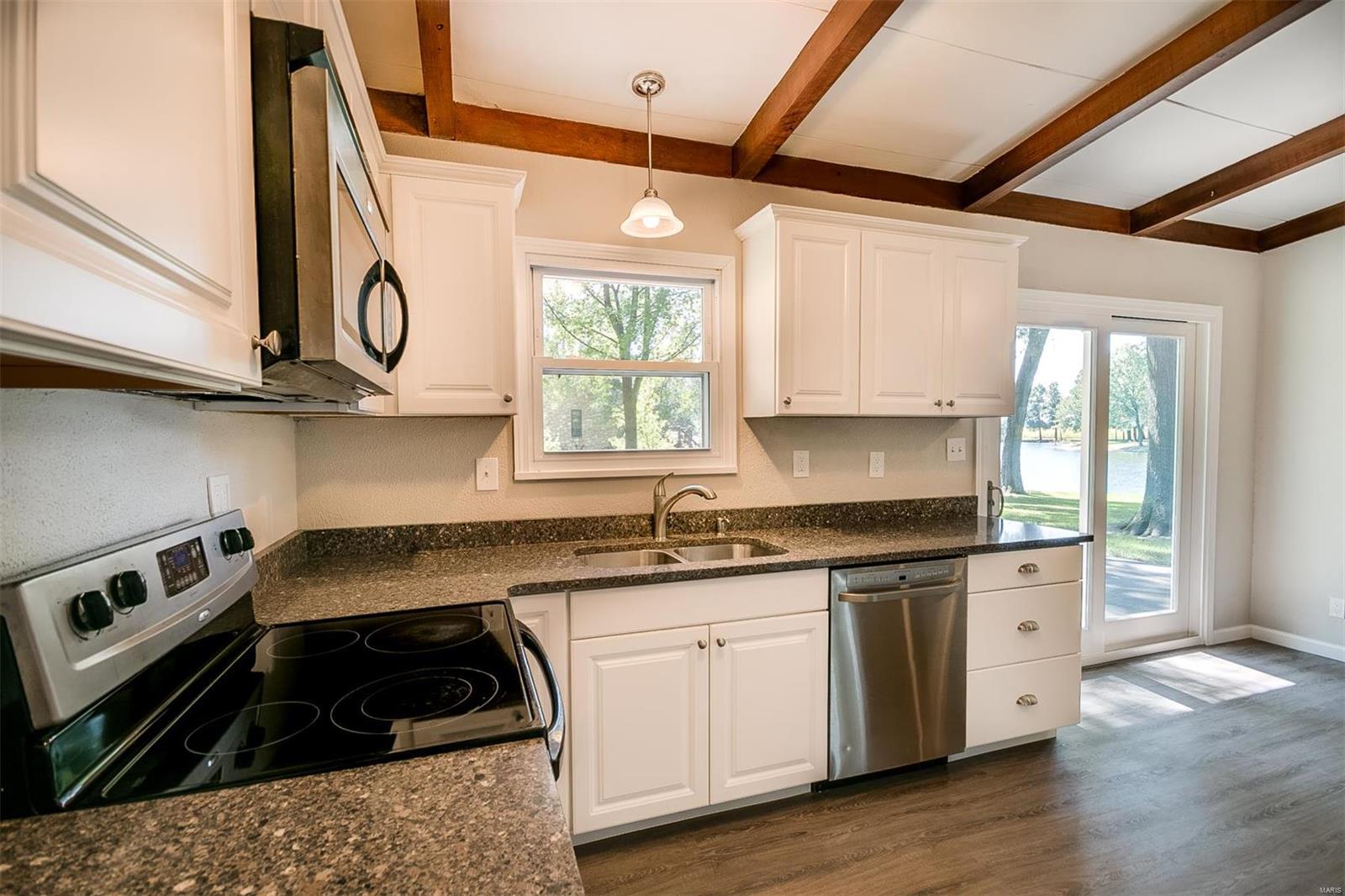 516 Gilmore Lake Road Columbia, IL 62236 - Photo 8 of 35 Gallery Image 8