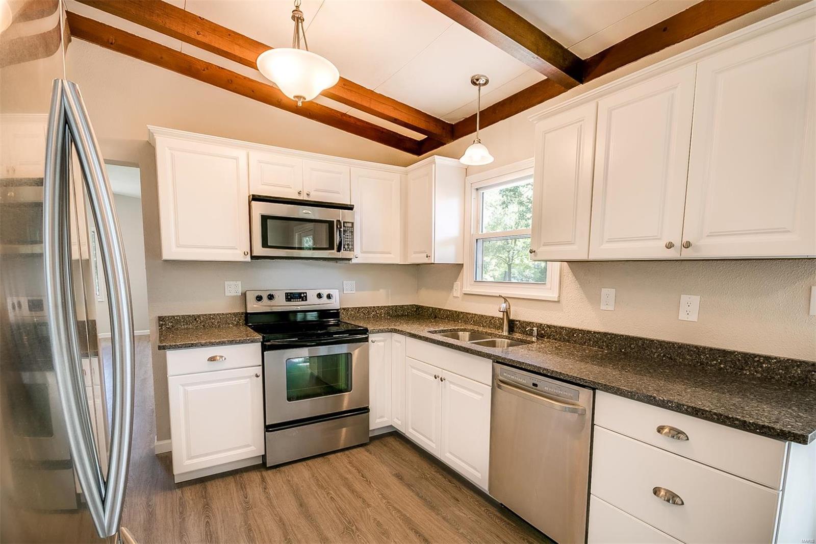 516 Gilmore Lake Road Columbia, IL 62236 - Photo 9 of 35 Gallery Image 9