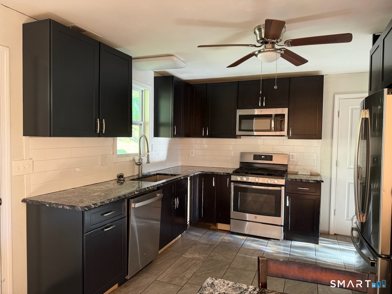 438 Hill Road Thomaston, CT 06787 - Photo 8 of 25