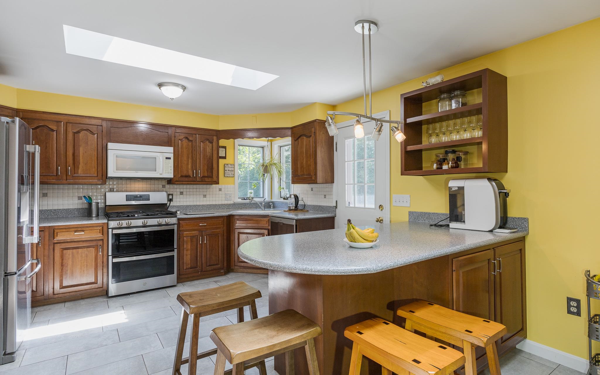 17 Leahy Road Keene, NH 03431 - Photo 6 of 47