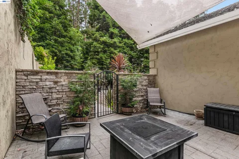 $1,995,000 | 7010 Pinehaven Road, Oakland, CA 94611