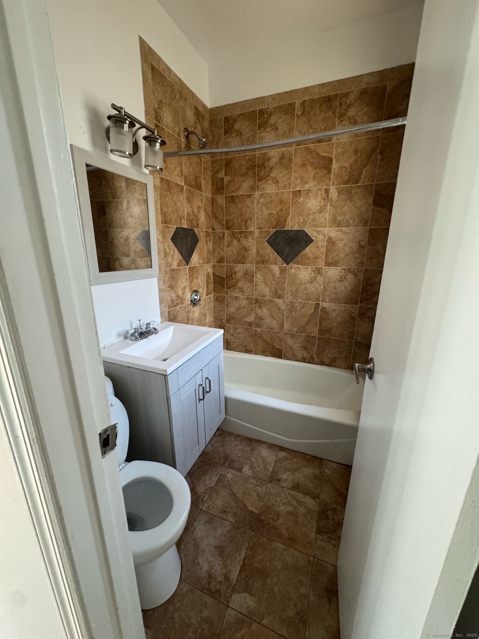 335 Wells Street, Unit W22 Bridgeport, CT 06606 - Photo 3 of 3