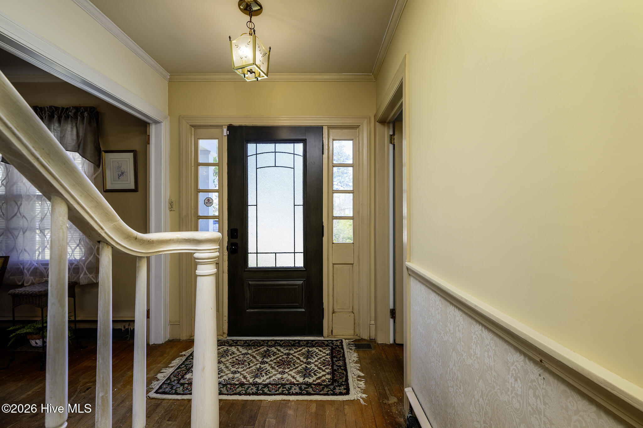 1813 Tryon Road New Bern, NC 28560 - Photo 7 of 60 Foyer