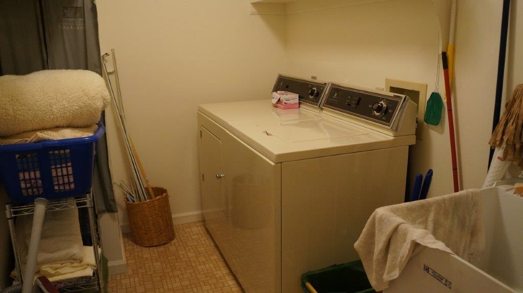286 Beazley Road Ruckersville, VA 22968 - Photo 31 of 50 a utility room with dryer and washer