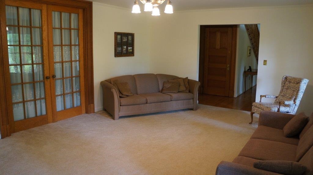 286 Beazley Road Ruckersville, VA 22968 - Photo 37 of 50 a living room with furniture and a window