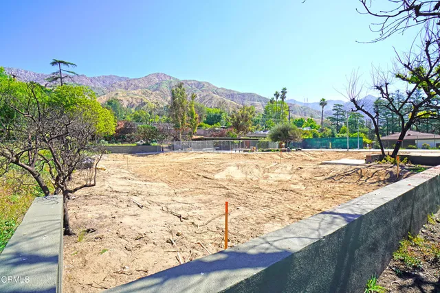 a view of a terrace with a outdoor space